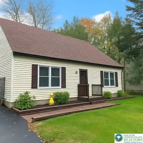 471 Alter Ave, Pocono Summit, PA 18346