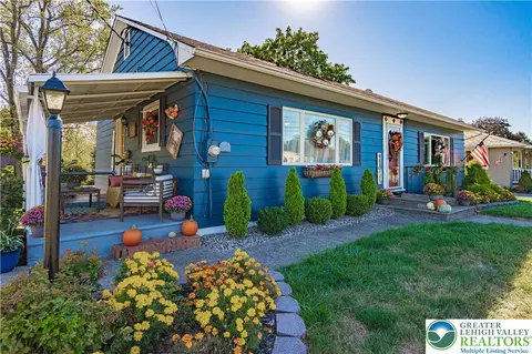 544 School Rd, Nazareth, PA 18064