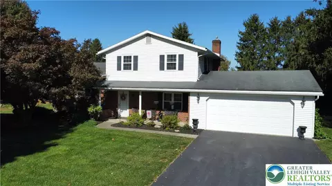 4454 Fieldstone Dr, Nazareth, PA 18064