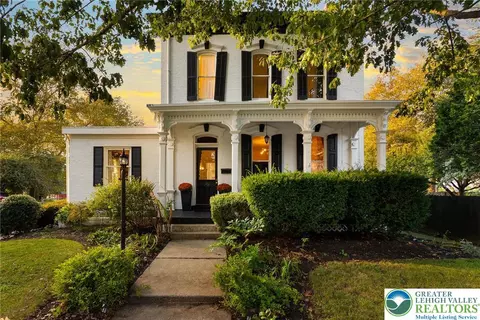 25 W High St, Maytown, PA 17550