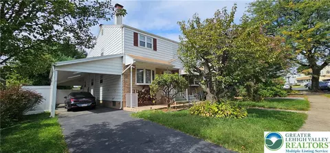 1309 Greenview Dr, Bethlehem, PA 18018