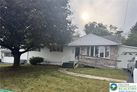 470 N 8th St, Lehighton, PA 18235