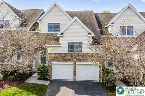 610 Quaker Ridge Ter, Williams Twp, PA 18042