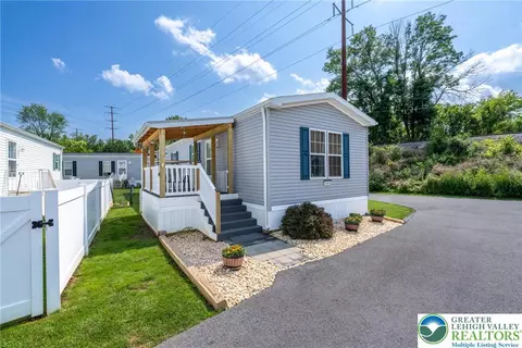 7445 Marquis Dr, Trexlertown, PA 18087
