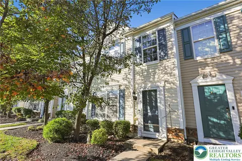 1443 Artisan Ct, Breinigsville, PA 18031