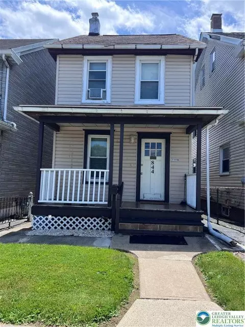 844 Kossuth St, Freemansburg, PA 18017