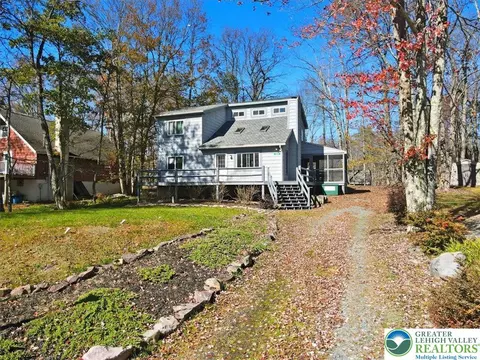 255 Trout Creek Dr, Pocono Lake, PA 18347