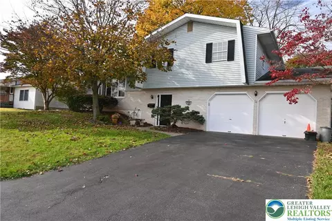 314 Saucon Ln, Coopersburg, PA 18036