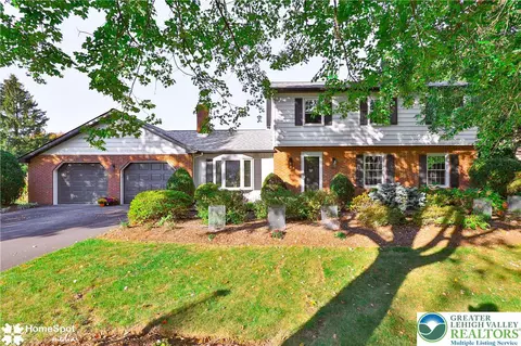 1220 Deerfield Dr, Allentown, PA 18104