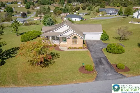 51 S Red Oak Ter, New Ringgold, PA 17960