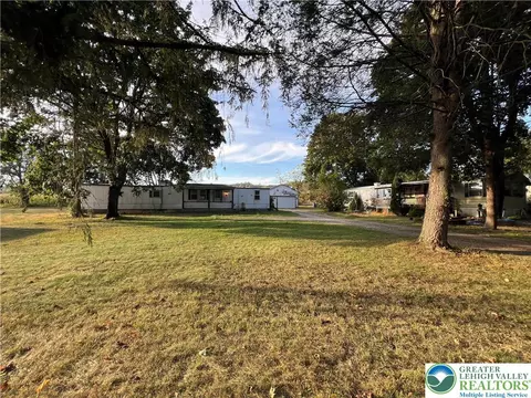 6560 Martins Creekbelvidere Hwy, Bangor, PA 18013