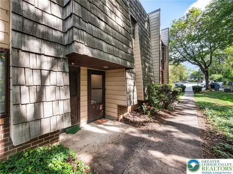 1015 Village Round #106, Allentown, PA 18106