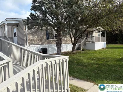 5288 Brocton Ct, Macungie, PA 18062