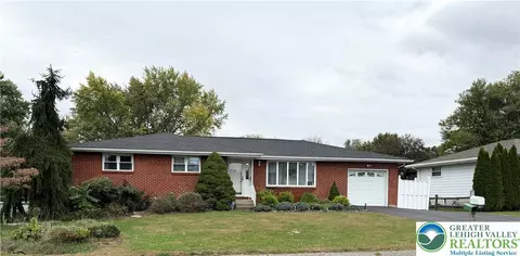 3973 Kenrick Dr, Bethlehem, PA 18020
