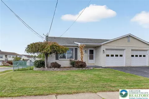 1026 Oak St, Coplay, PA 18037