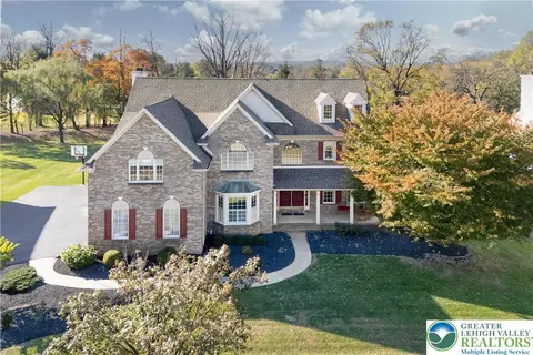 2015 Majestic Overlook Dr, Bethlehem, PA 18015