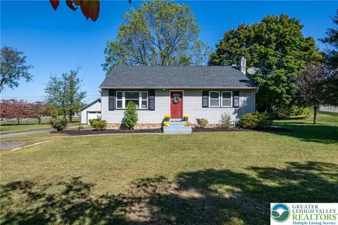 4115 Charles Rd, Emmaus, PA 18049