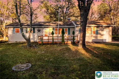 102 Whitman Ln, Albrightsville, PA 18210