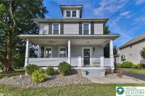 81 Schoeneck Ave, Nazareth, PA 18064
