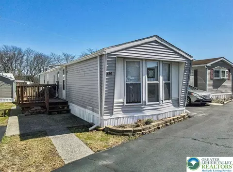 4561 Homestead Dr, Coplay, PA 18037