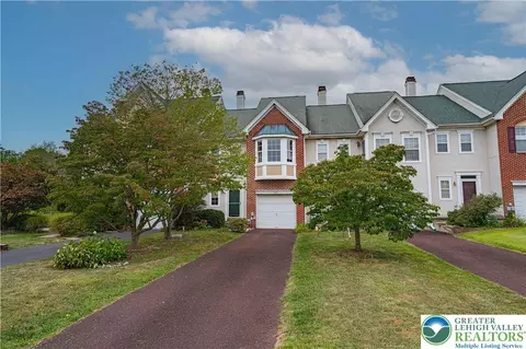 797 Martingale Rd, Schwenksville, PA 19473
