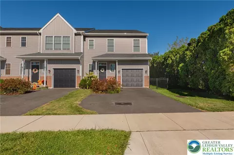 543 Long St, Emmaus, PA 18049