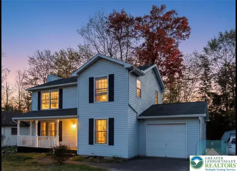 1120 Country-place Dr, Coolbaugh Twp, PA 18466