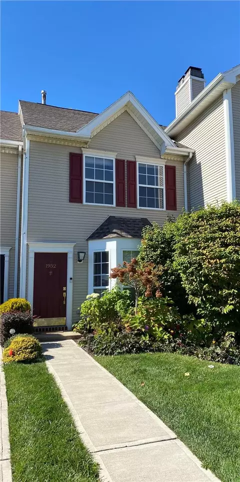 1952 Willings Ln, Hellertown, PA 18055