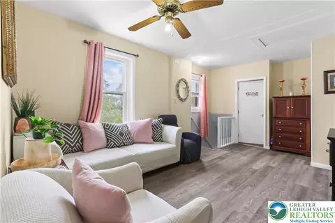 Living - 128 E Spruce St, Bethlehem, PA 18018 photo 4 of 4
