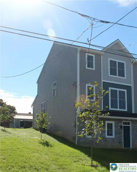 84 Hess Ave, Hellertown, PA 18055