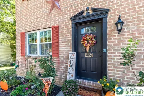 1224 Graham St, Fountain Hill, PA 18015