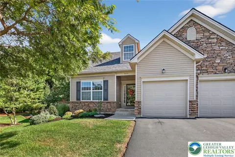 3631 Cottage Dr, Bethlehem, PA 18020