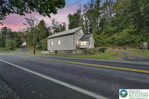 651 Deturksville Rd, Pine Grove, PA 17963