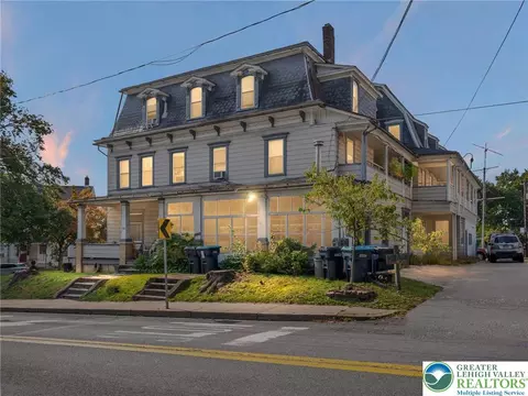 100 Main St, Stockertown, PA 18083