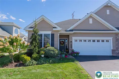 4406 Allegiant St, Center Valley, PA 18034