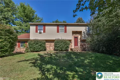 8519 Mohr Ln, Fogelsville, PA 18051