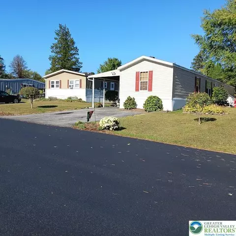95 Nashua St, Walnutport, PA 18088