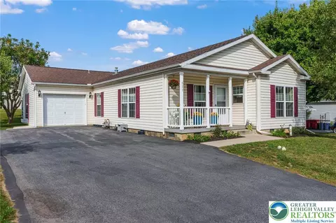 677 Biltmore Ave, Easton, PA 18040