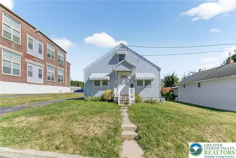 216 Mulberry St, Bath, PA 18014