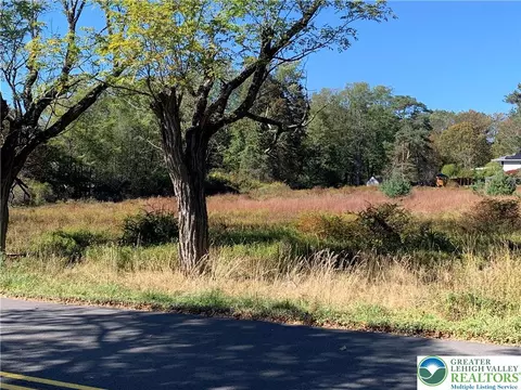 Knob Road, Mount Pocono Boro, PA 18344