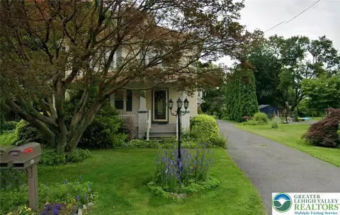 482 Lawn Rd, Nazareth, PA 18064
