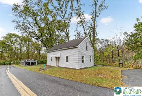 7289 Tanglewood Rd, Northampton, PA 18067