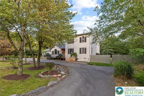 1488 Clover Rd, Long Pond, PA 18334
