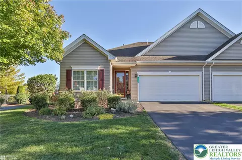 4140 Pine Hurst Dr, Northampton, PA 18067