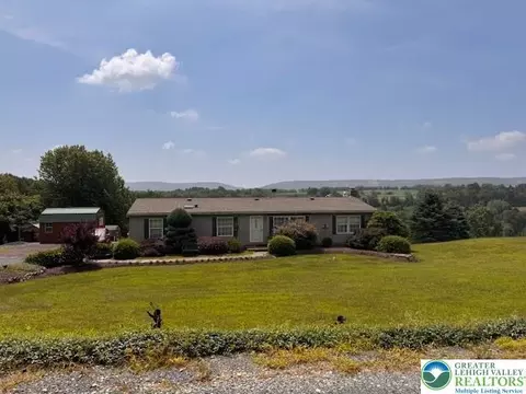 855 Walnut Dr, Palmerton, PA 18071