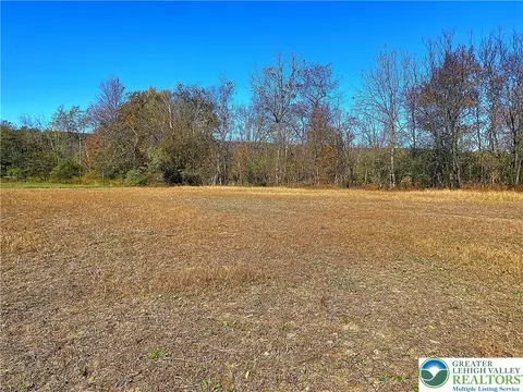 4036 Allemaengel Rd, New Tripoli, PA 18066