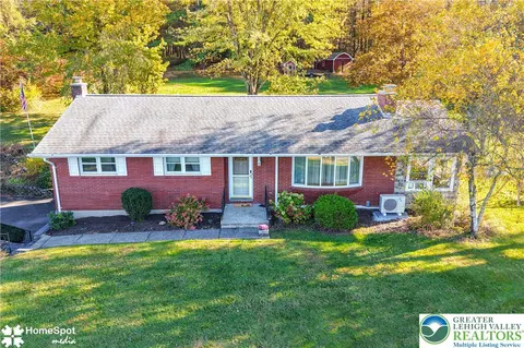 7478 Mount Eaton Rd, Saylorsburg, PA 18353