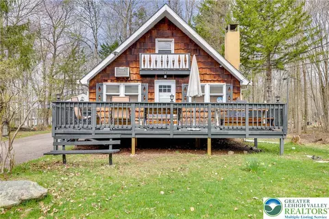 2158 Tuscarora Dr, Coolbaugh Twp, PA 18347