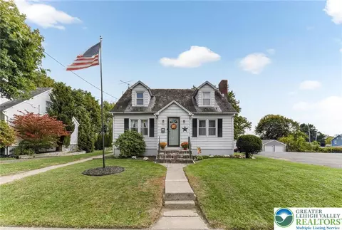 231 N Lehigh Ave, Wind Gap, PA 18091
