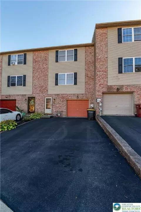 20 Jazz Cir, Fullerton, PA 18052